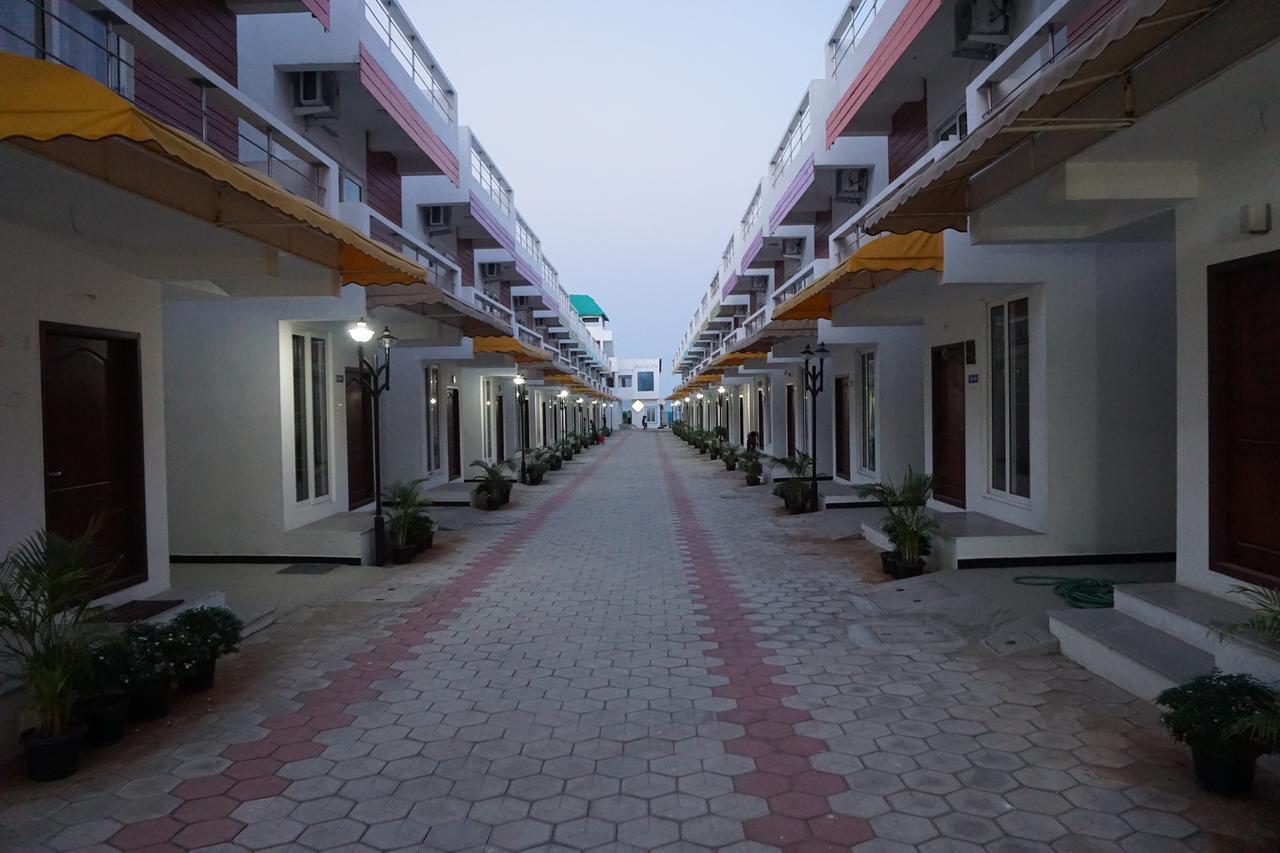 Sea La Vie Covelong Beach Resort Kelambākkam Exterior foto